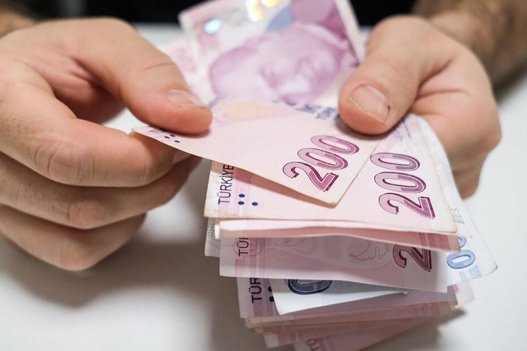 Emekli ve bayram ikramiyesi ödemeleri 17-22 Mayıs’ta hesaplara yatacak