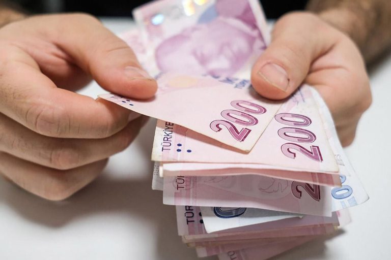 Emekli ve bayram ikramiyesi ödemeleri 17-22 Mayıs’ta hesaplara yatacak