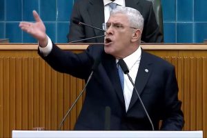 Müsavat Dervişoğlu’ndan Öcalan önerisine sert tepki: parti grubunda gündem oldu