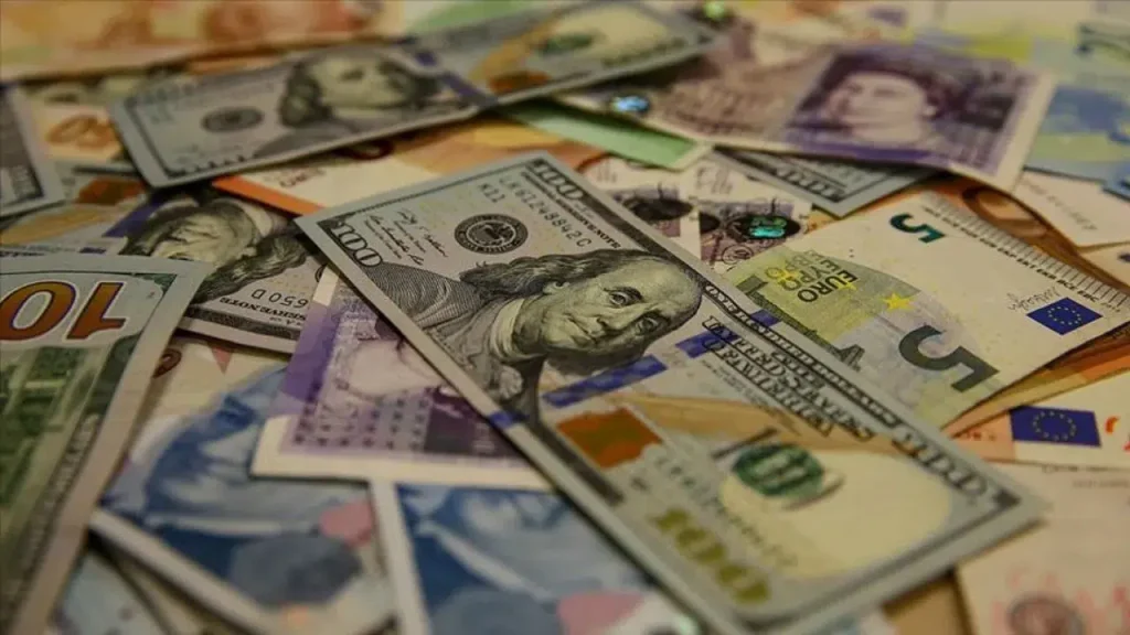 Serbest piyasada döviz açılış fiyatları: dolar ve euro güncel seviyeler