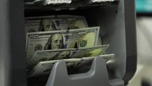 İstanbul serbest piyasada dolar ve euro güne sınırlı değişimle başladı